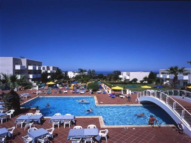 פרוטאראס Paramount Hotel Apartments מראה חיצוני תמונה